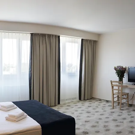 Aurora Hotel