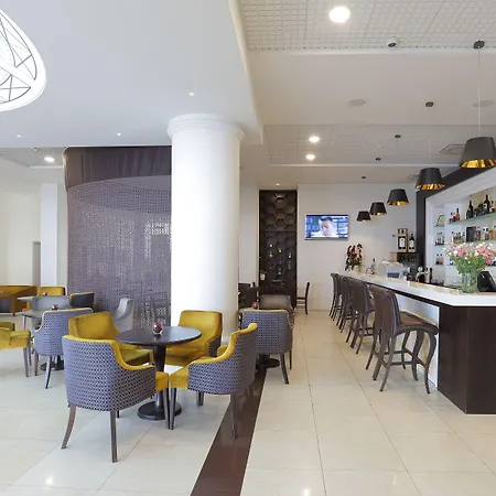 Hotel Aurora 3*